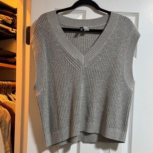 H&M Women's Gray V-Neck Sweater Vest